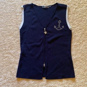Women’s sleeveless top
